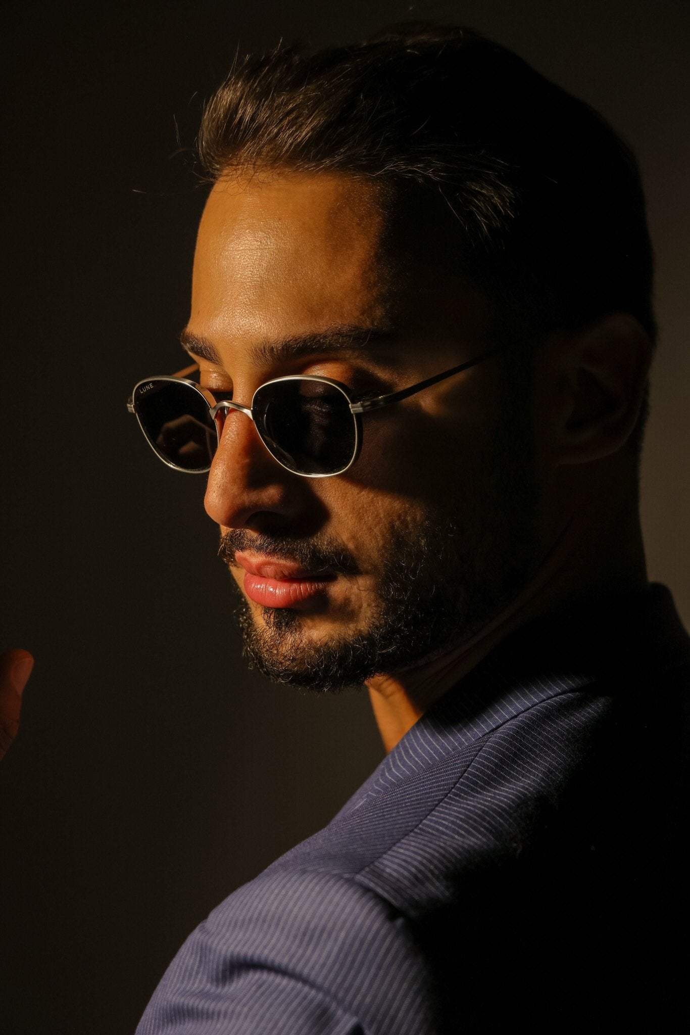 Étoile V1 -  - Lune